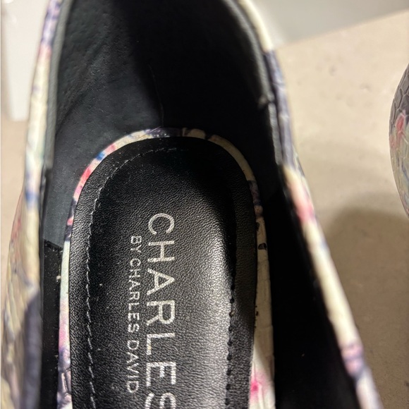 Charlies Women's Floral Patterned Heels - Picture 4 of 5